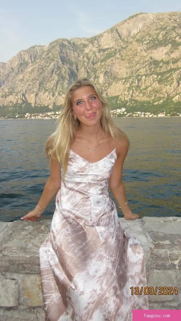 Aniela Leon