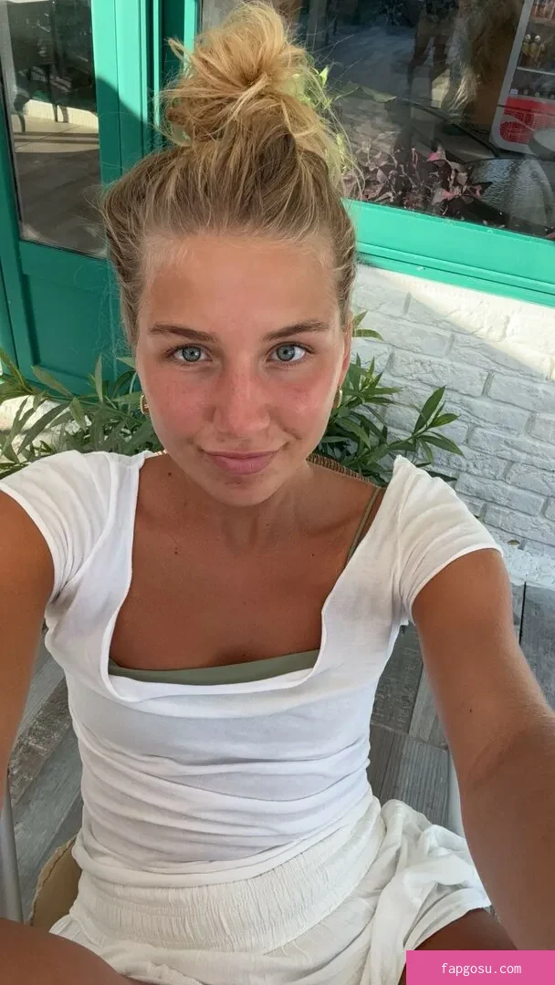 Aniela Leon