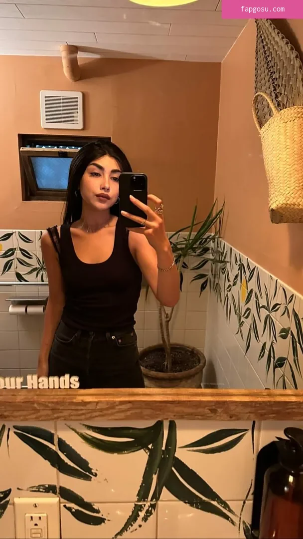 Alexa Mansour