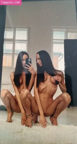 Adelalinka Twins