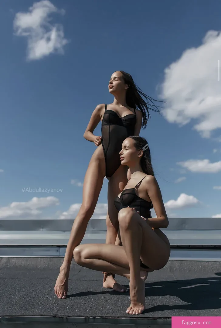 Adelalinka Twins