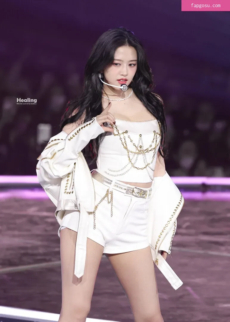 An Yujin 안유진 |