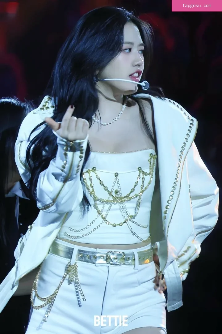 An Yujin 안유진 |