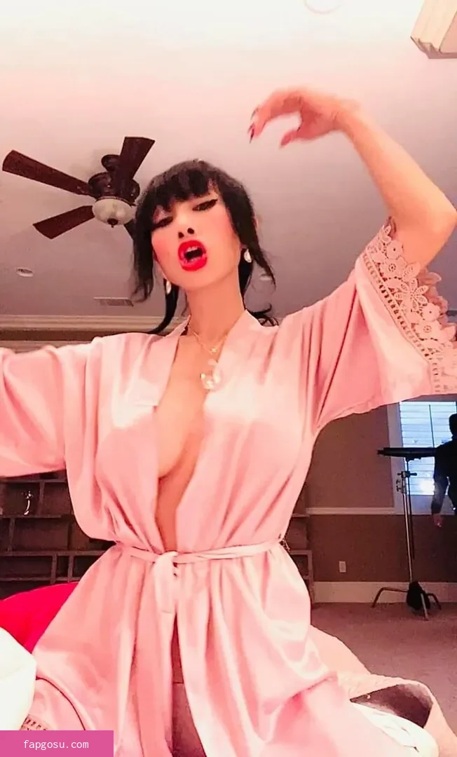 Bai Ling