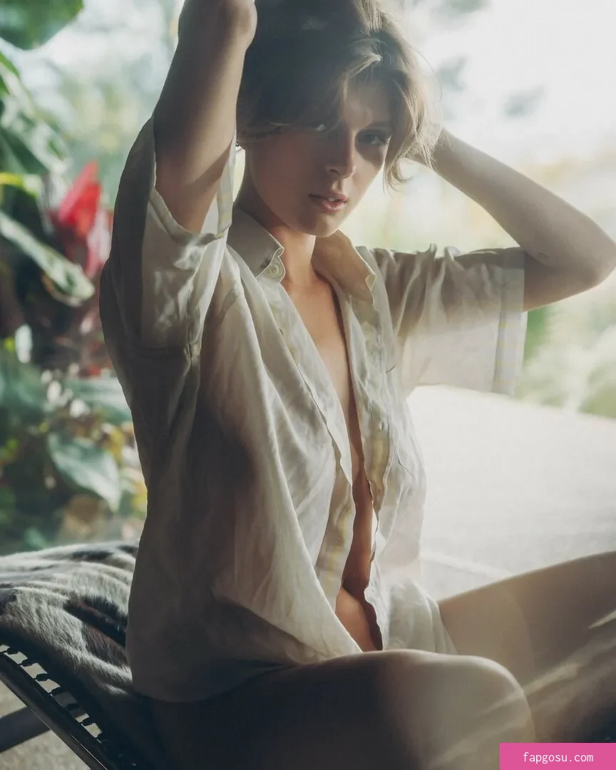 Bella White