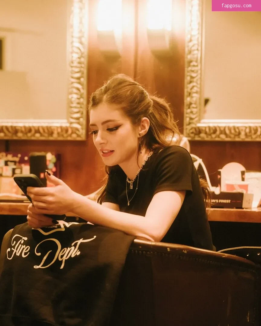 Chrissy Costanza