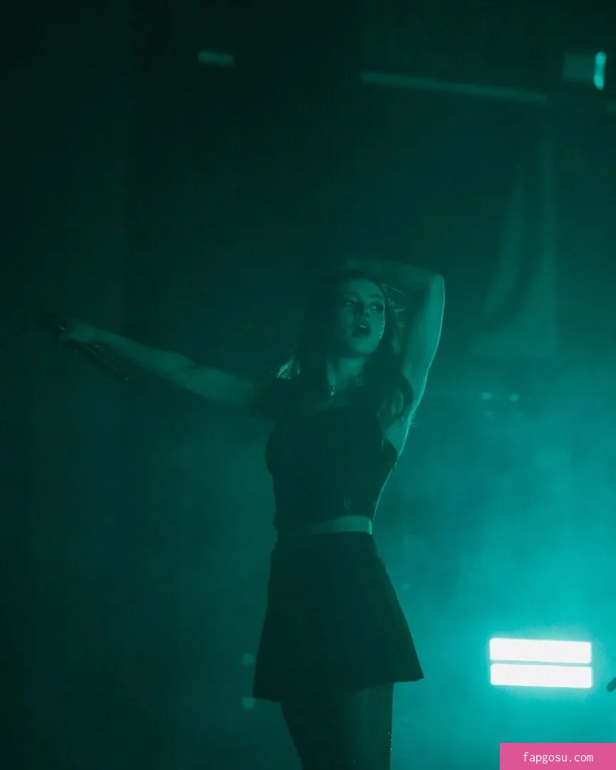 Chrissy Costanza