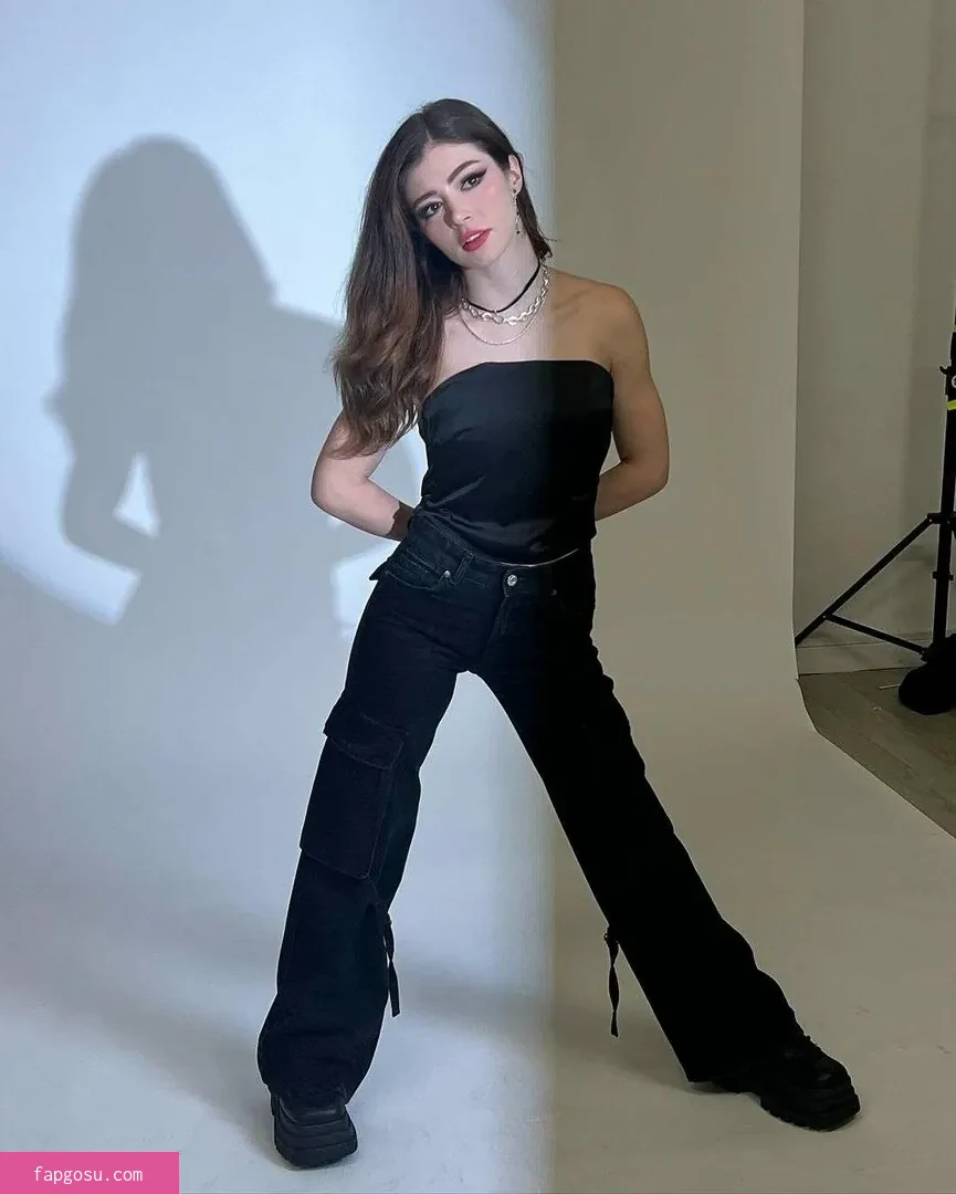 Chrissy Costanza