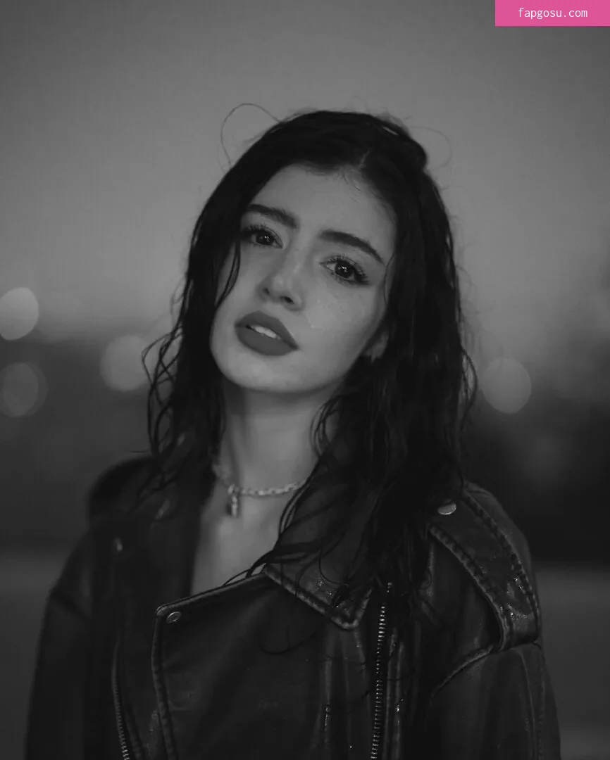 Chrissy Costanza