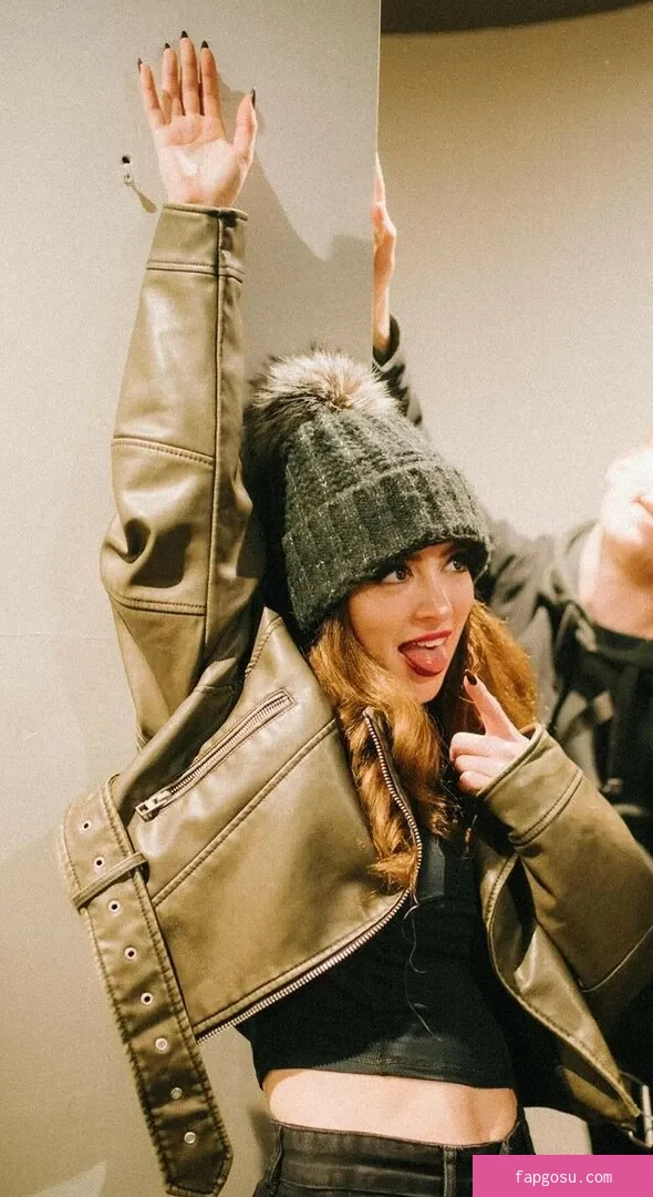 Chrissy Costanza