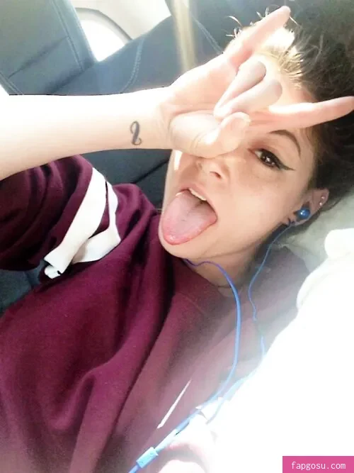 Chrissy Costanza
