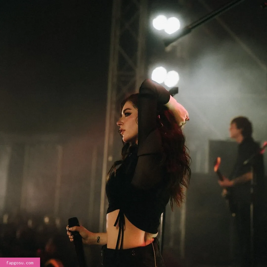 Chrissy Costanza