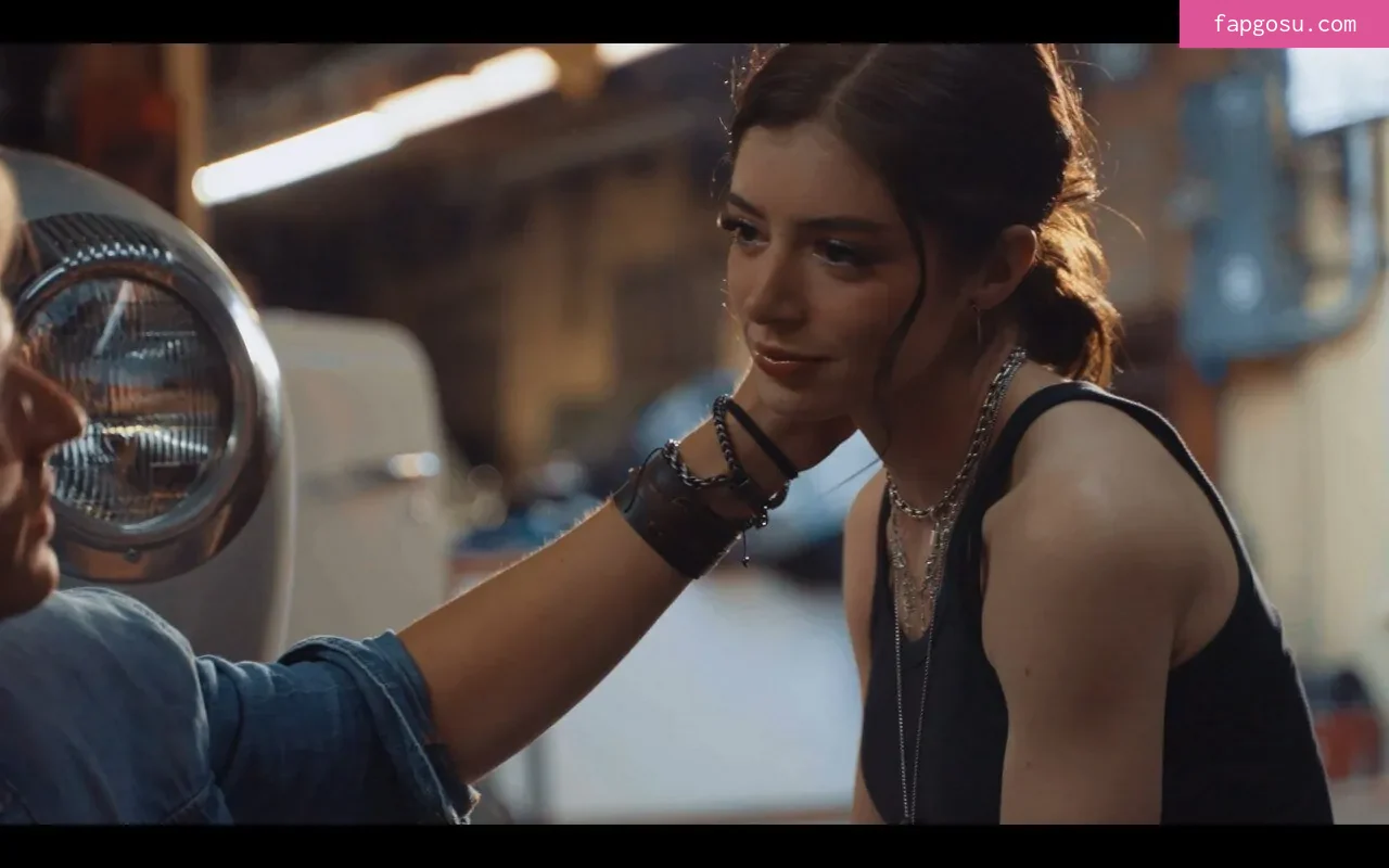 Chrissy Costanza