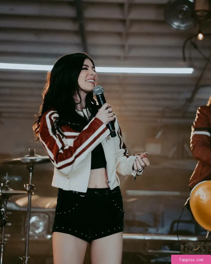 Chrissy Costanza