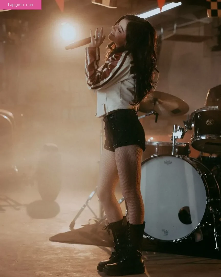 Chrissy Costanza