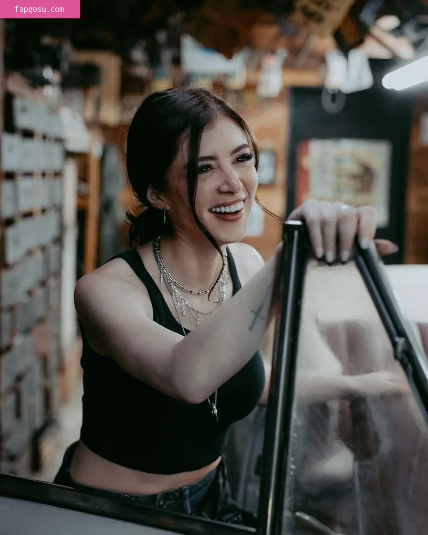 Chrissy Costanza