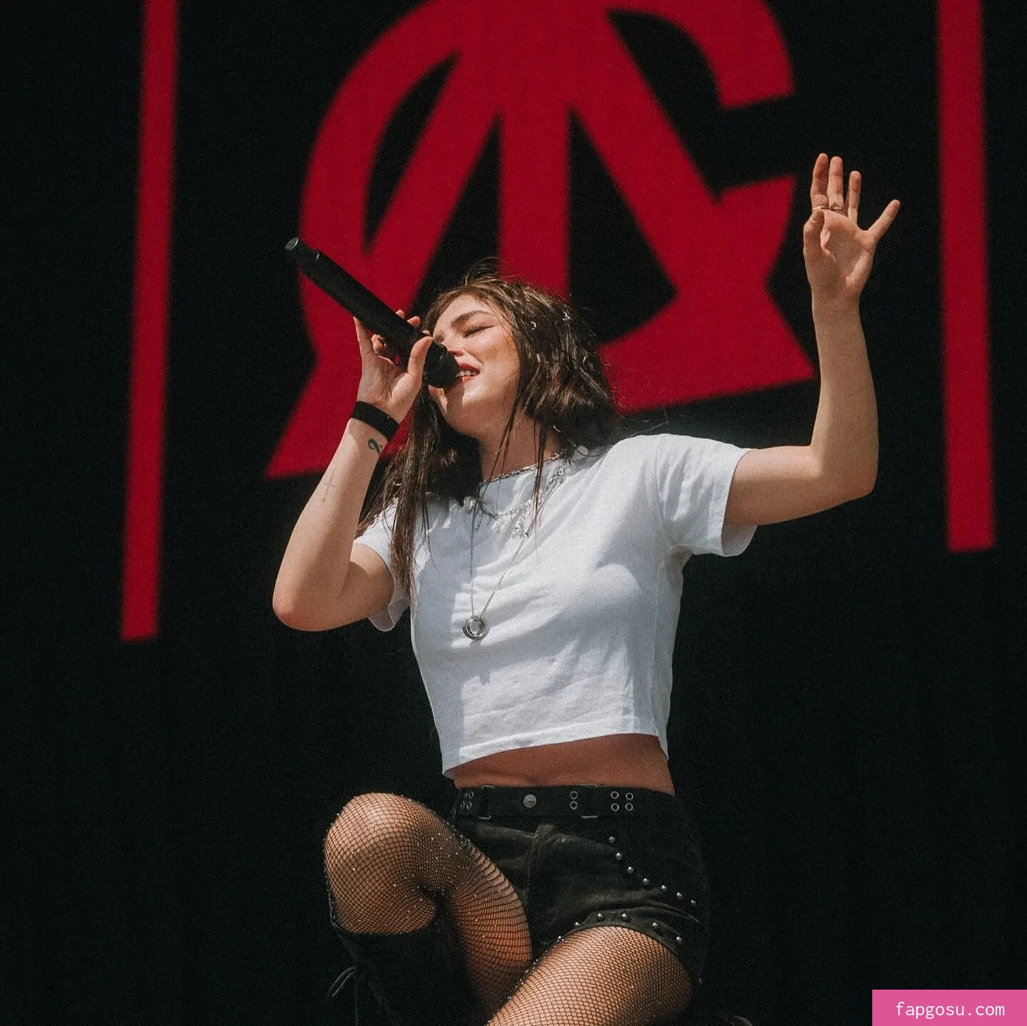 Chrissy Costanza