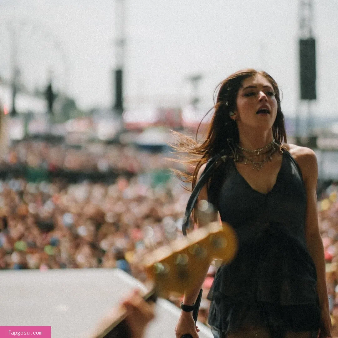 Chrissy Costanza
