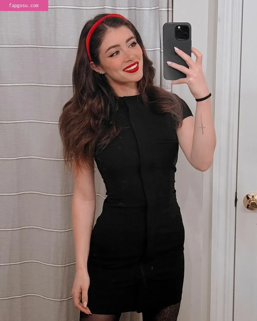 Chrissy Costanza