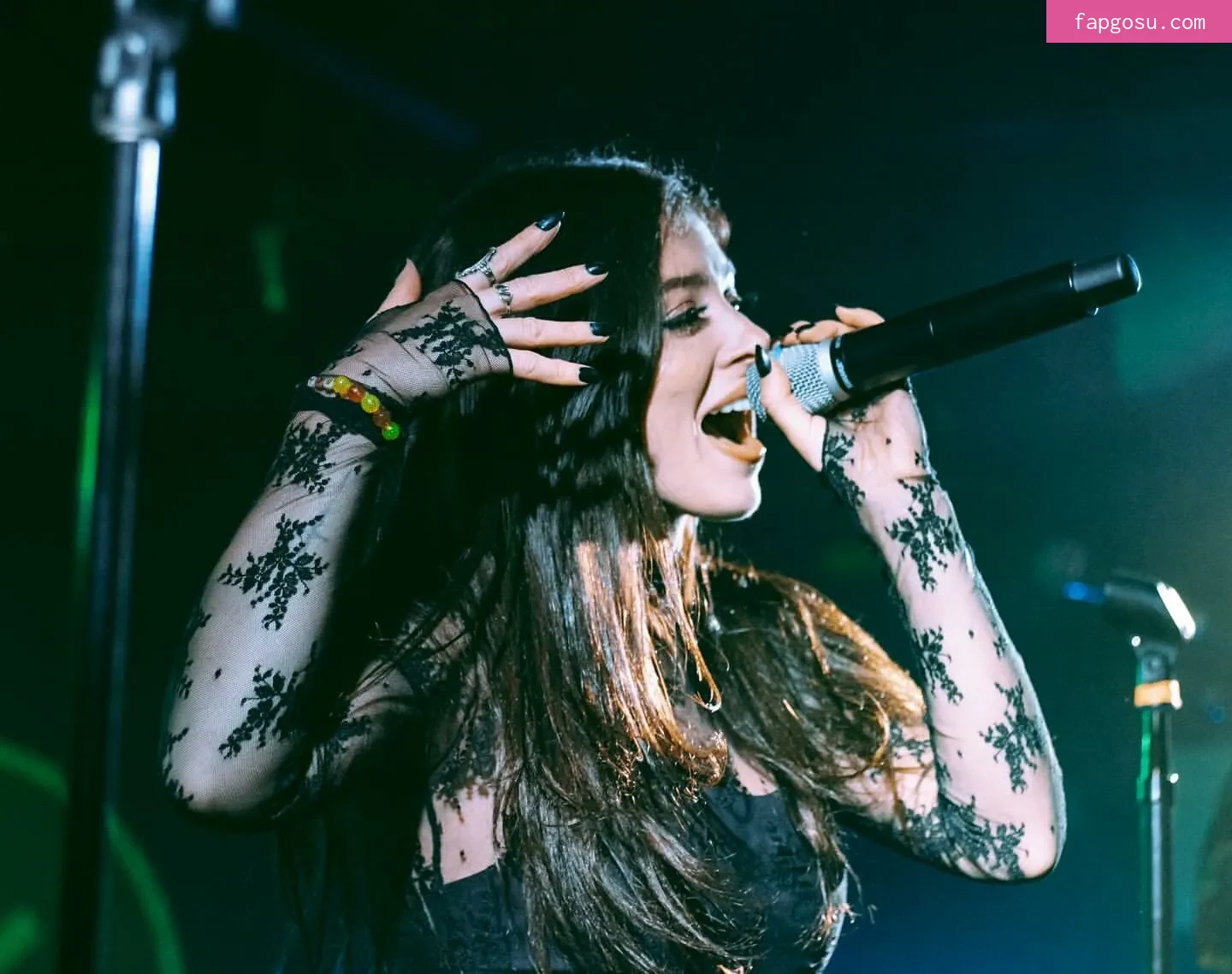 Chrissy Costanza
