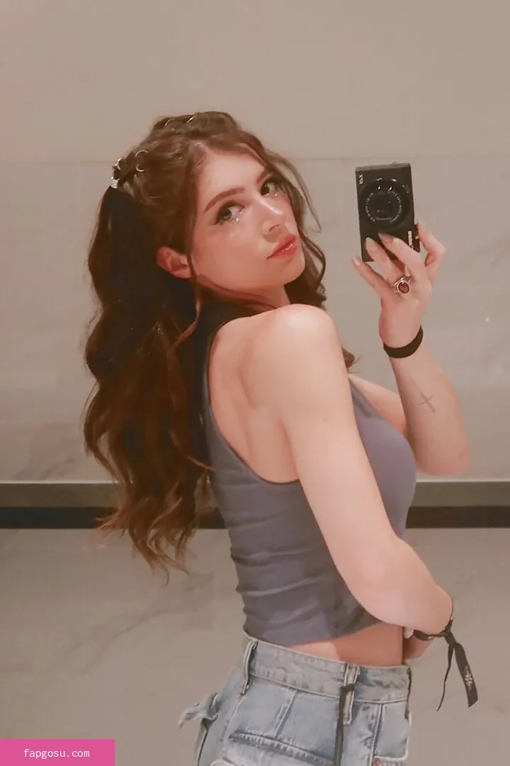 Chrissy Costanza