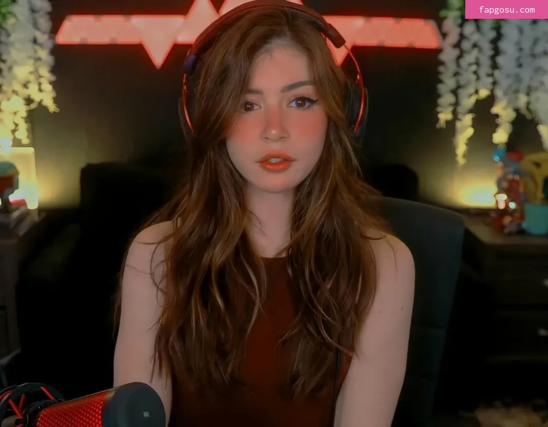 Chrissy Costanza