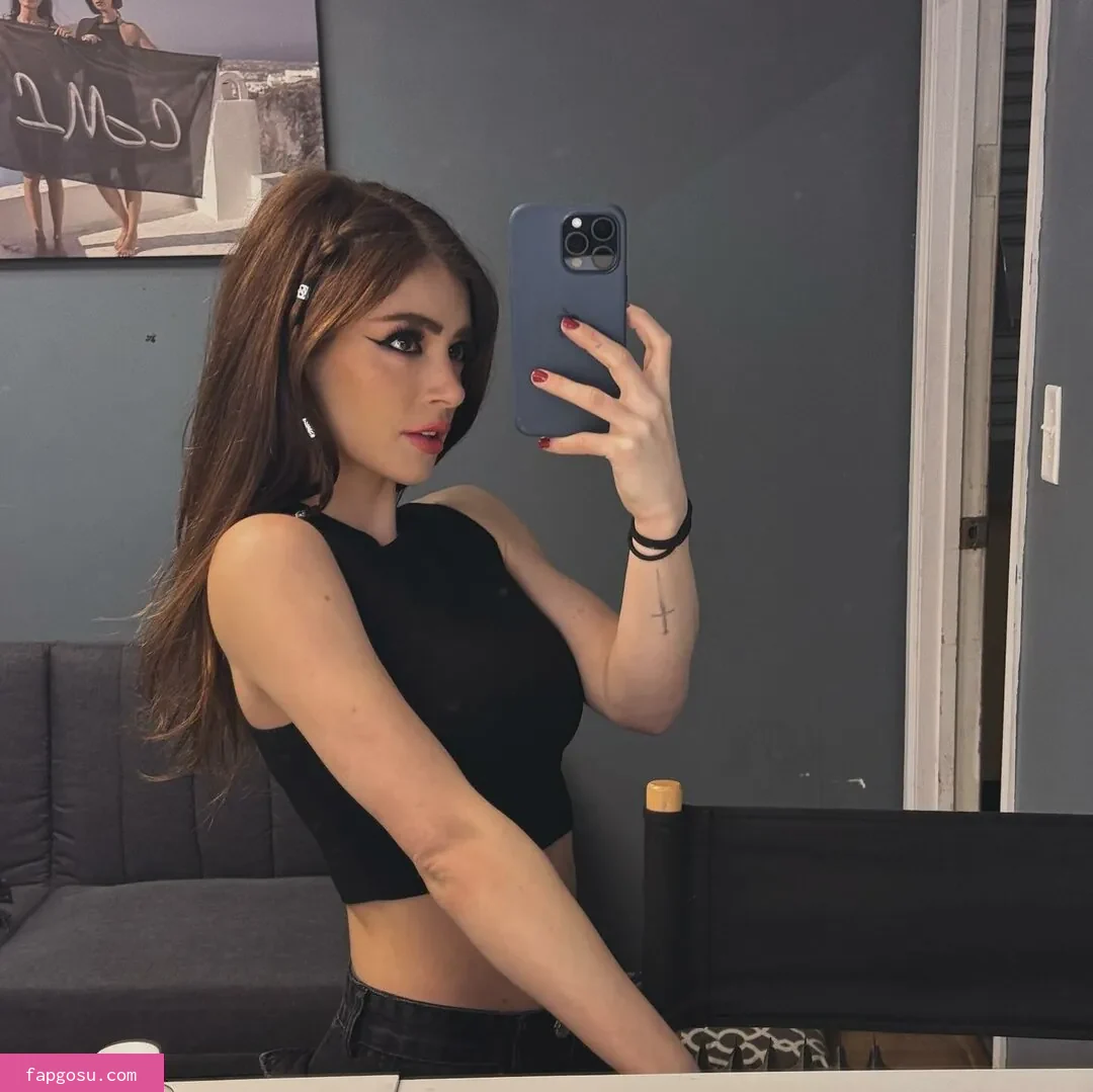 Chrissy Costanza