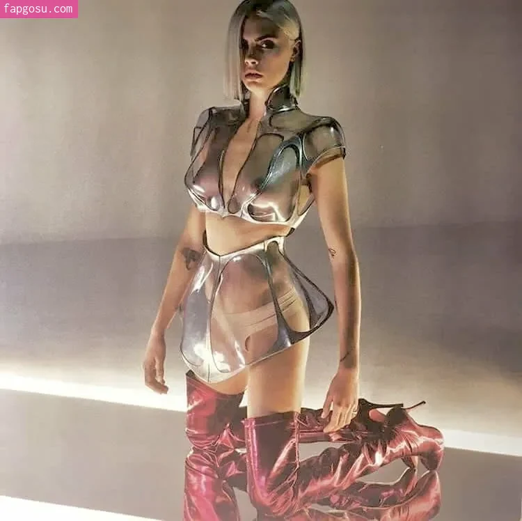 Cara Delevingne