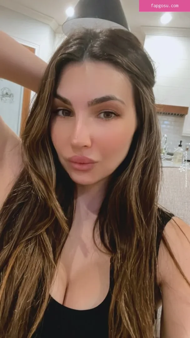 Cassie Lee