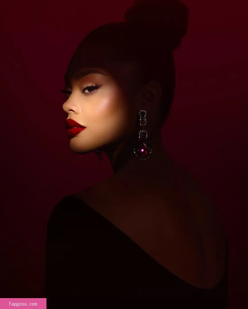 Caitlyn Mwenifumbo
