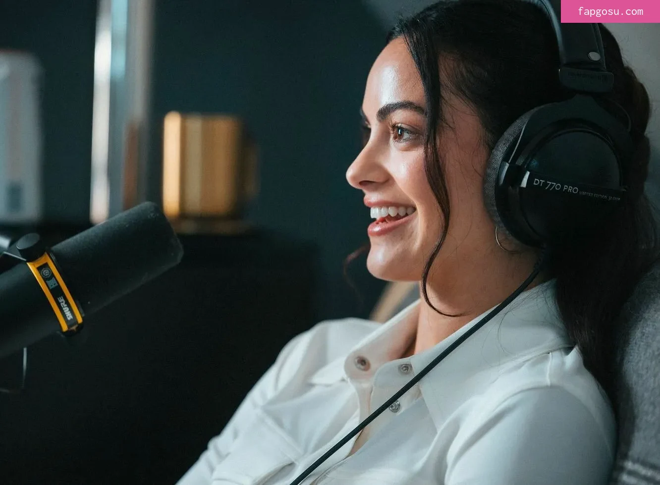 Camila Mendes