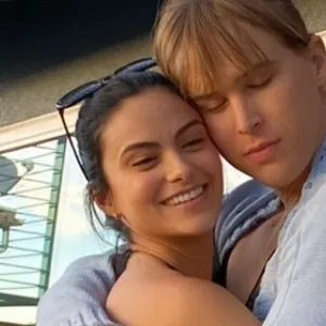 Camila Mendes