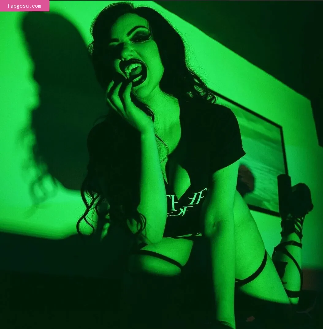 Dani Divine