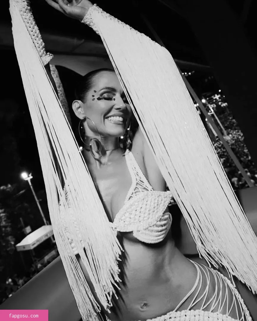 Deborah Secco