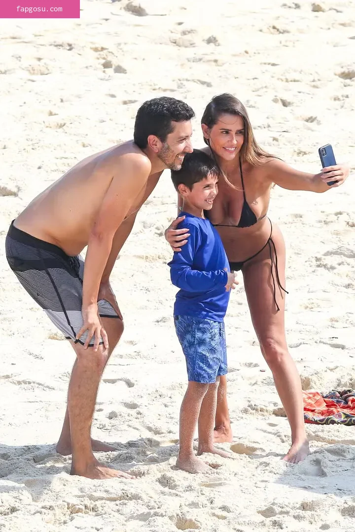Deborah Secco