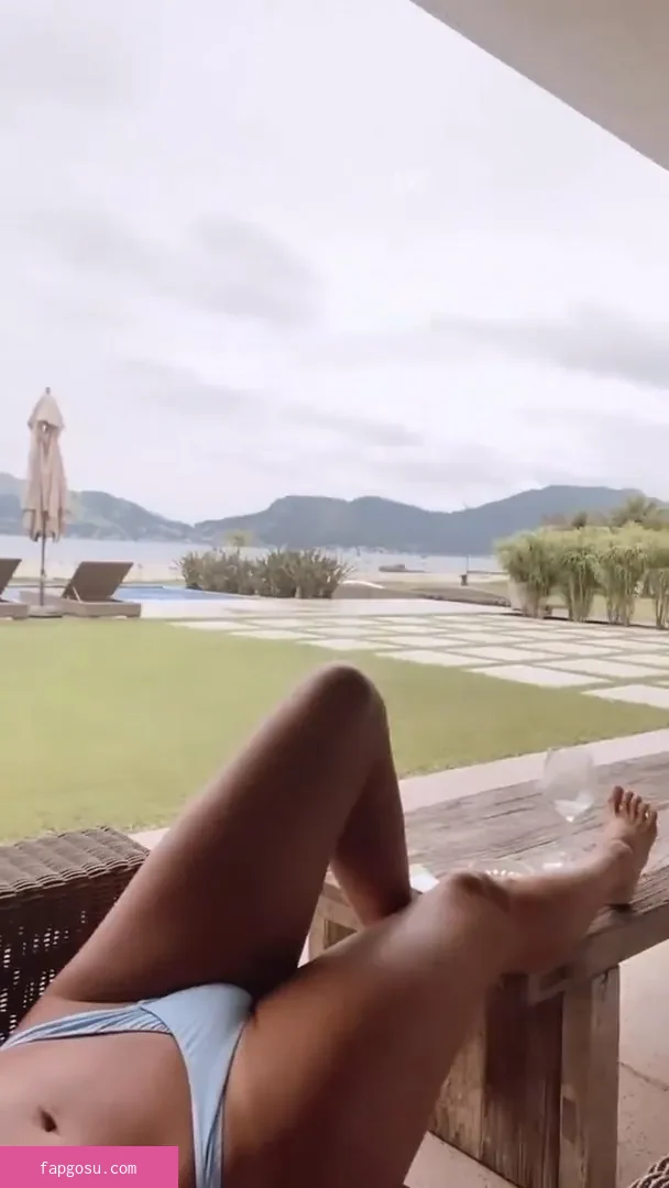 Deborah Secco