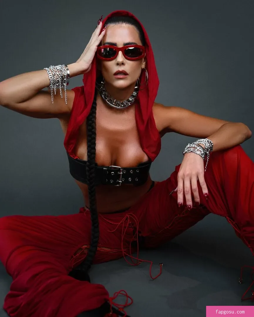 Deborah Secco