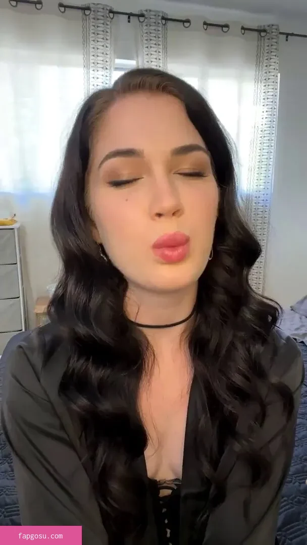 Evelyn Claire