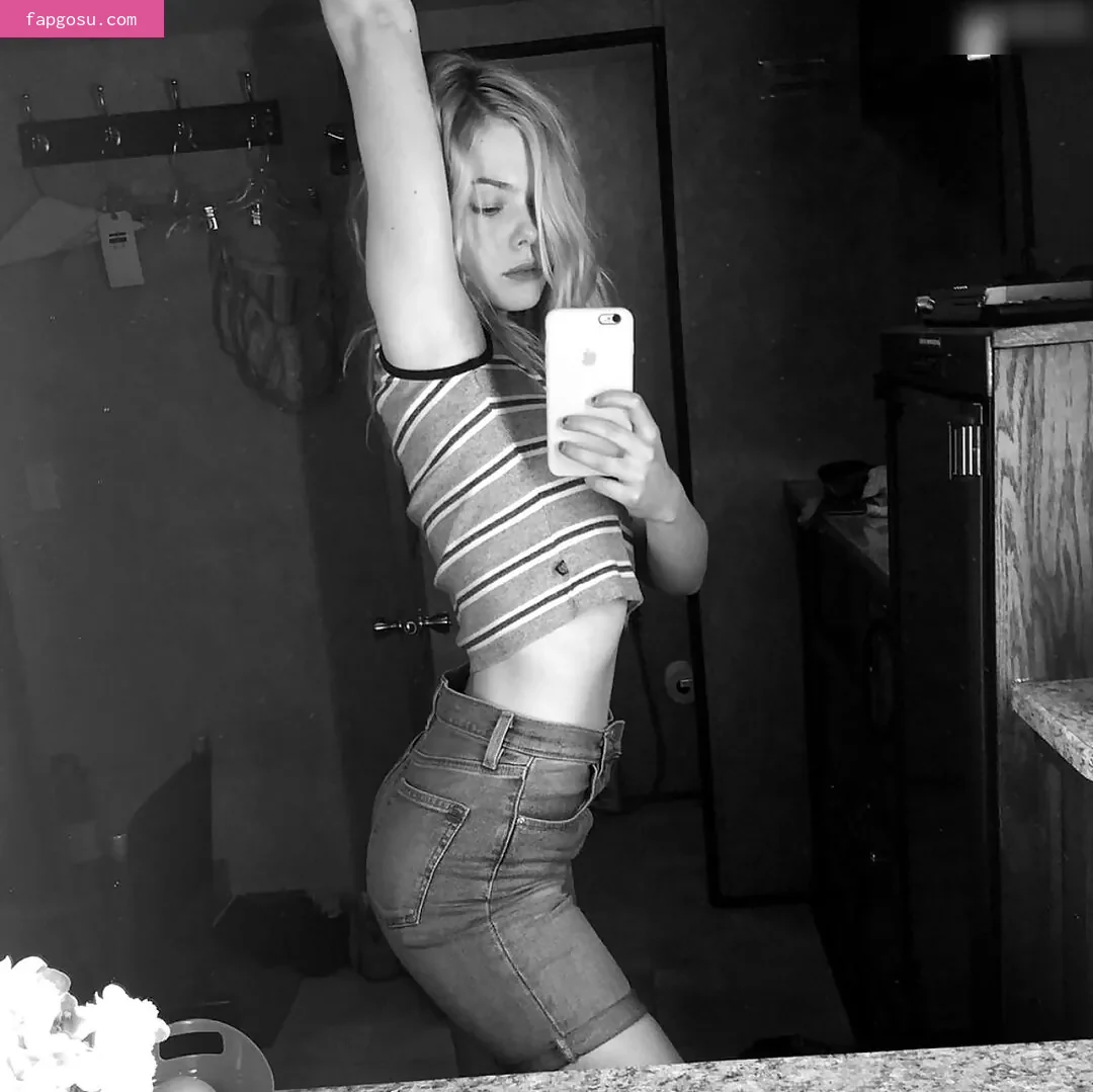 Elle Fanning