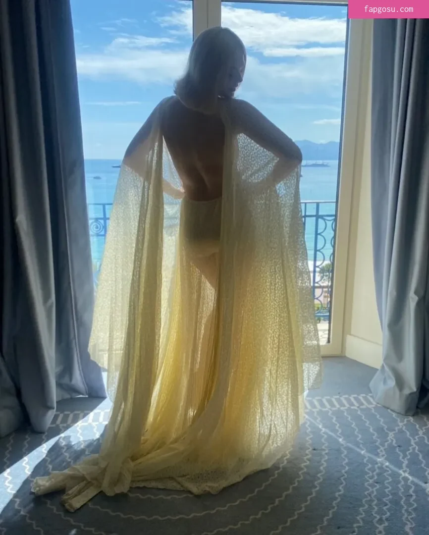 Elle Fanning