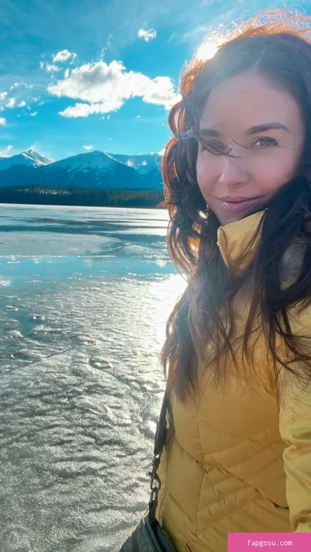 Erin Karpluk
