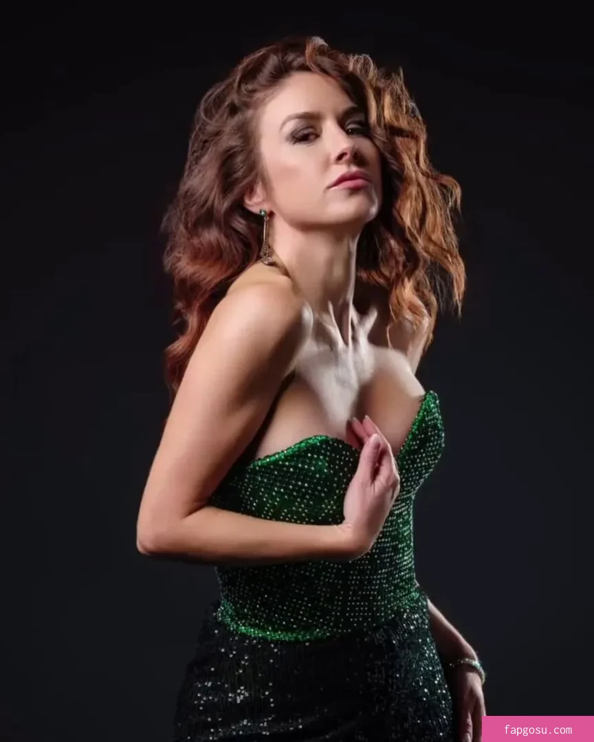 Erin Karpluk