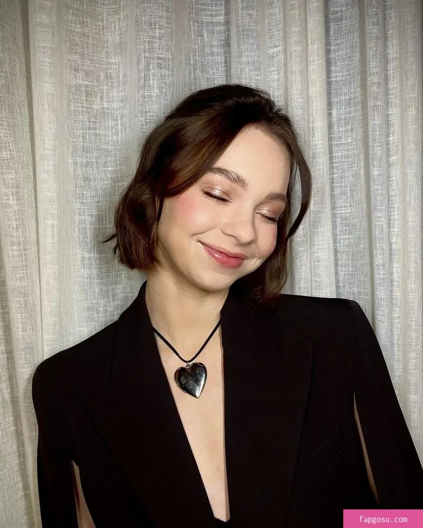 Emma Myers