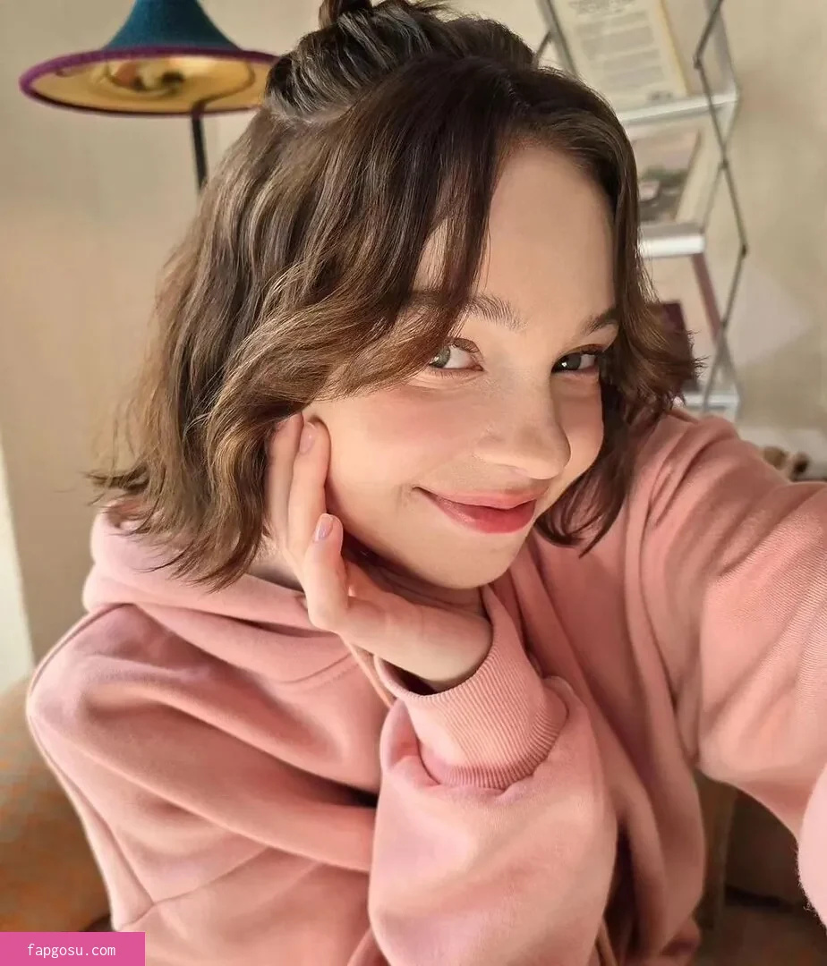 Emma Myers