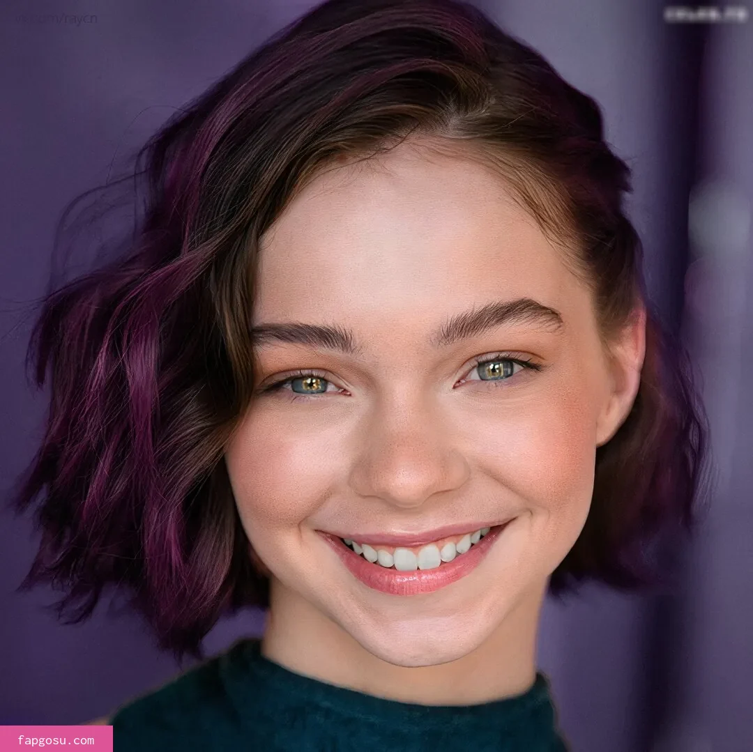 Emma Myers