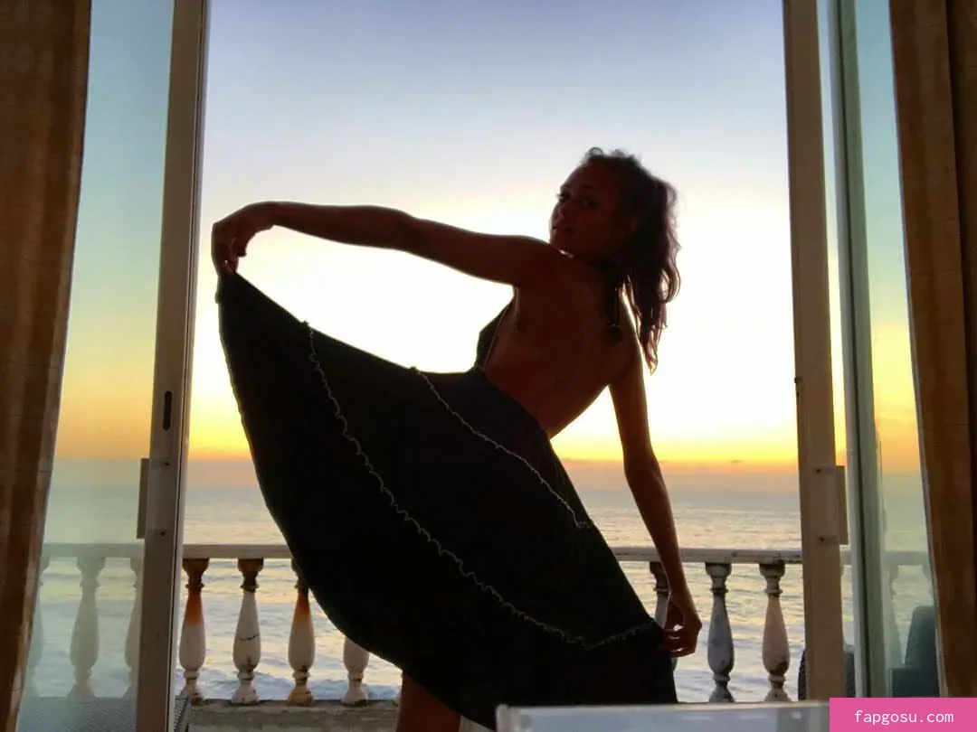 Ella Purnell