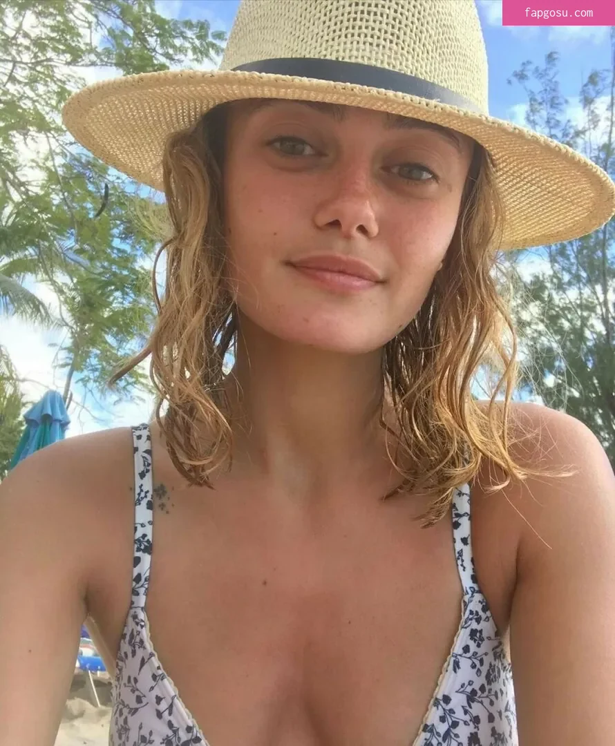 Ella Purnell