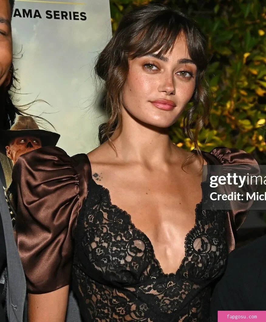 Ella Purnell