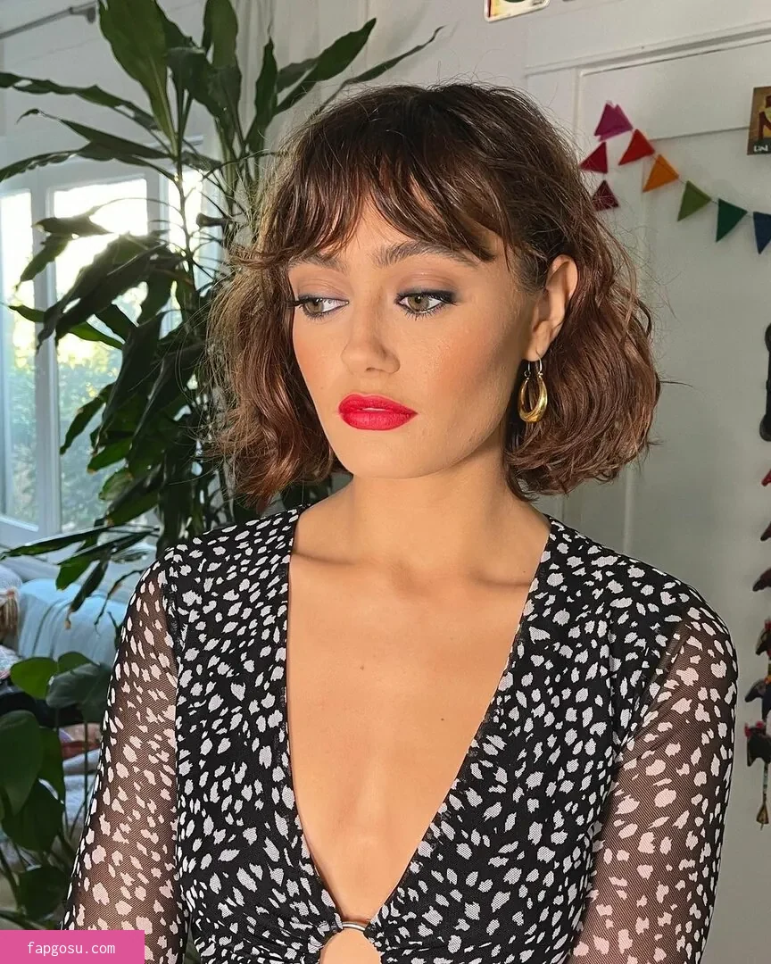 Ella Purnell