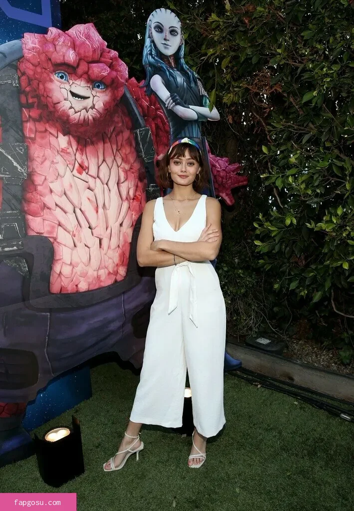 Ella Purnell